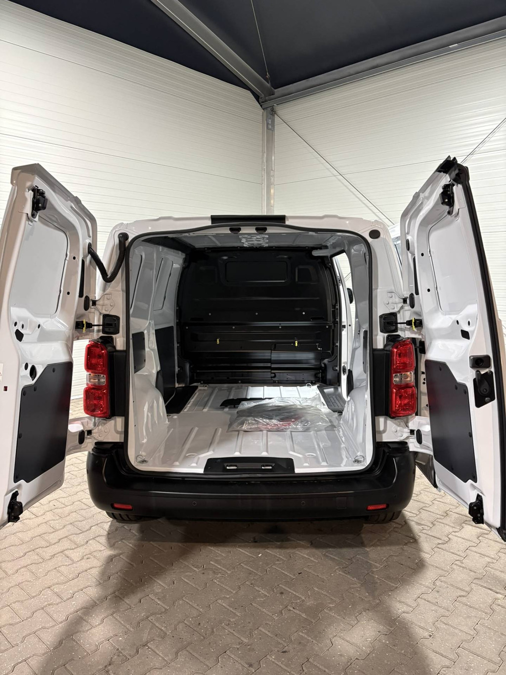 Citroen ë-Jumpy L2 136Pk 50 kWh VVB476 Prijs zoals getoond 14