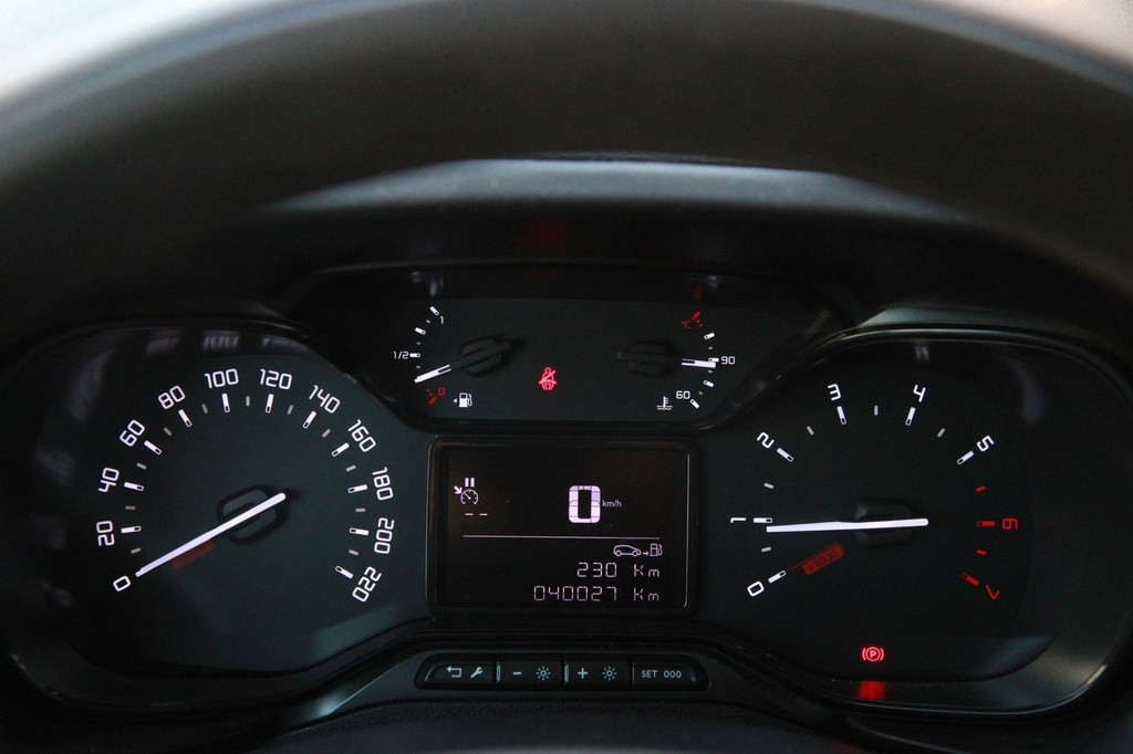 Citroen BERLINGO 1.2 PureTech 110PK S&S L1 / App Connect / Multi stuur / Cruise 13