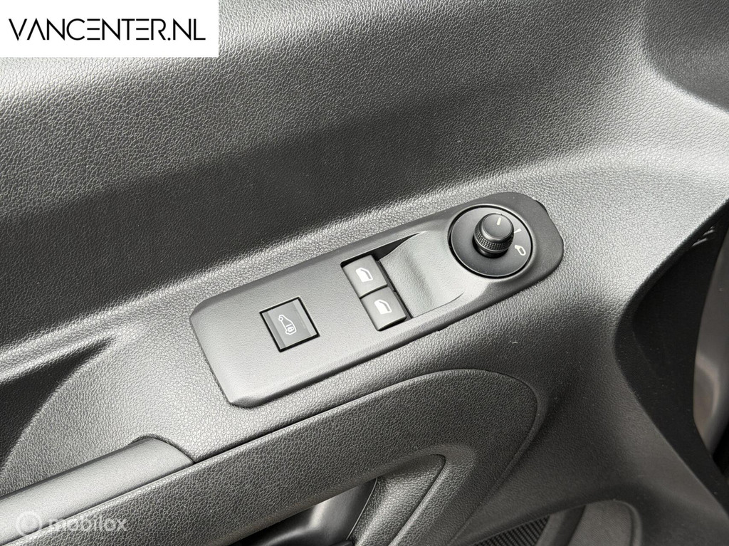 Citroen Berlingo 1.2 131PK BENZINE EAT8 Automaat Carplay 9
