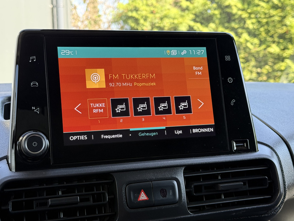 Citroen Berlingo 1.5 BlueHDI 102 PK / L2H1 / 1e EIG. / IMPERIAAL / TREKHAAK / INRICHTING / AIRCO / CRUISE / CAMERA 16