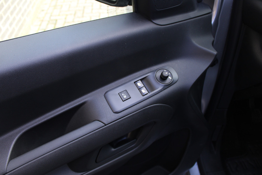 Citroen Berlingo 3 seater 1.5 BlueHDi 100 S&S L1 Airco, Cruise control, Apple Carplay/Android auto, Bluetooth handsfree, Audio/DAB Achterdeuren 10