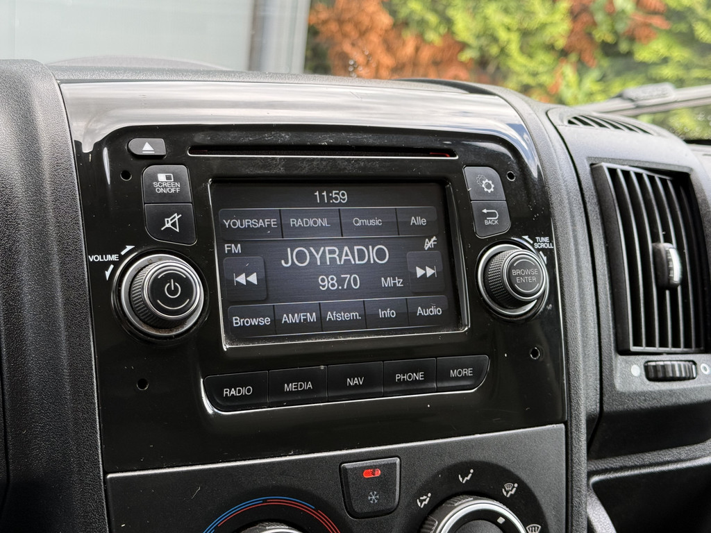 Citroen Jumper 2.0 BlueHDi 164 PK EURO 6 / L3H2 / ZWAAR MAXI / 1e EIG. / AIRCO / INRICHTING / NAVI / CAMERA / 3-ZITS / 3 TONS TREKHAAK / 3000 KG AHG 15