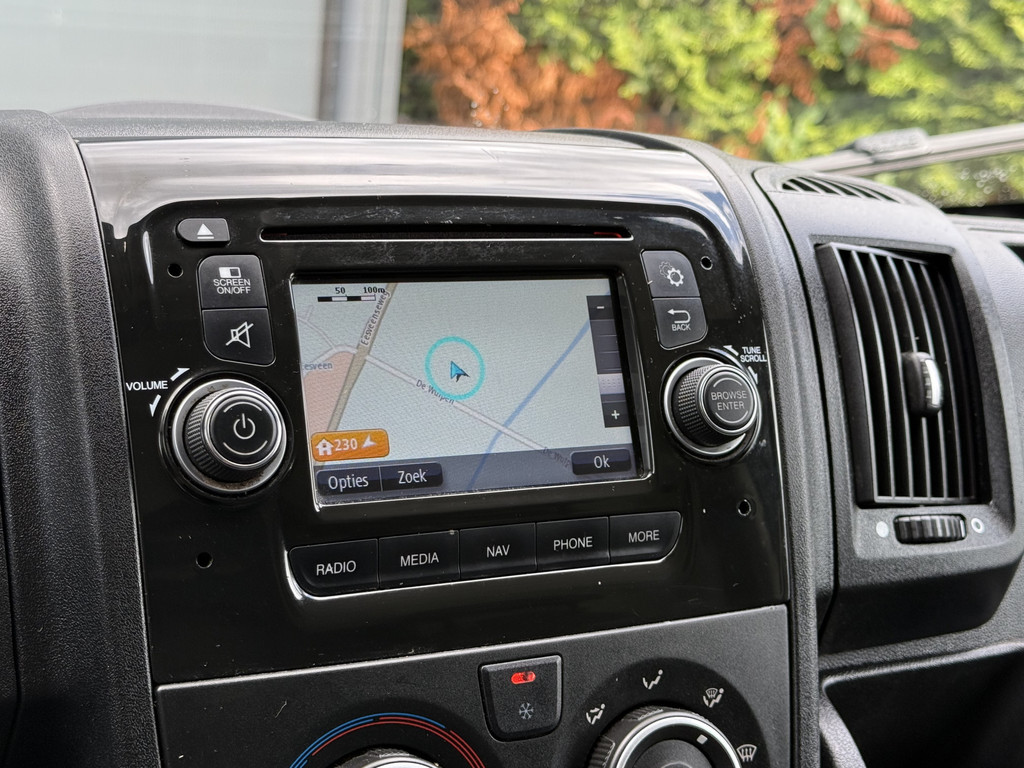 Citroen Jumper 2.0 BlueHDi 164 PK EURO 6 / L3H2 / ZWAAR MAXI / 1e EIG. / AIRCO / INRICHTING / NAVI / CAMERA / 3-ZITS / 3 TONS TREKHAAK / 3000 KG AHG 16