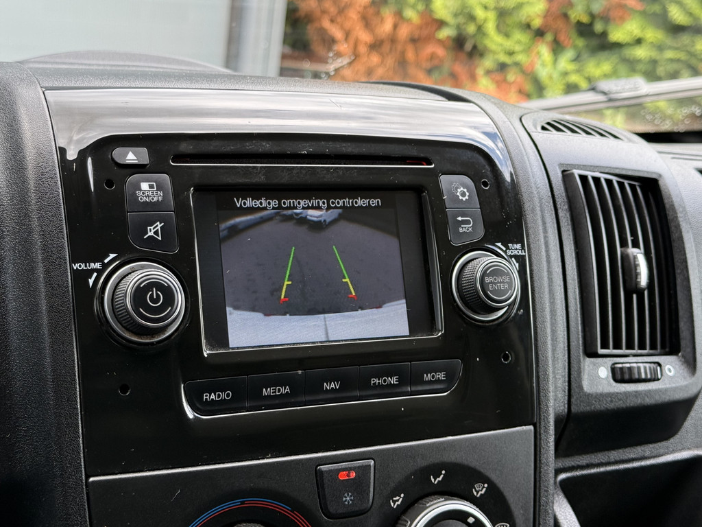 Citroen Jumper 2.0 BlueHDi 164 PK EURO 6 / L3H2 / ZWAAR MAXI / 1e EIG. / AIRCO / INRICHTING / NAVI / CAMERA / 3-ZITS / 3 TONS TREKHAAK / 3000 KG AHG 17