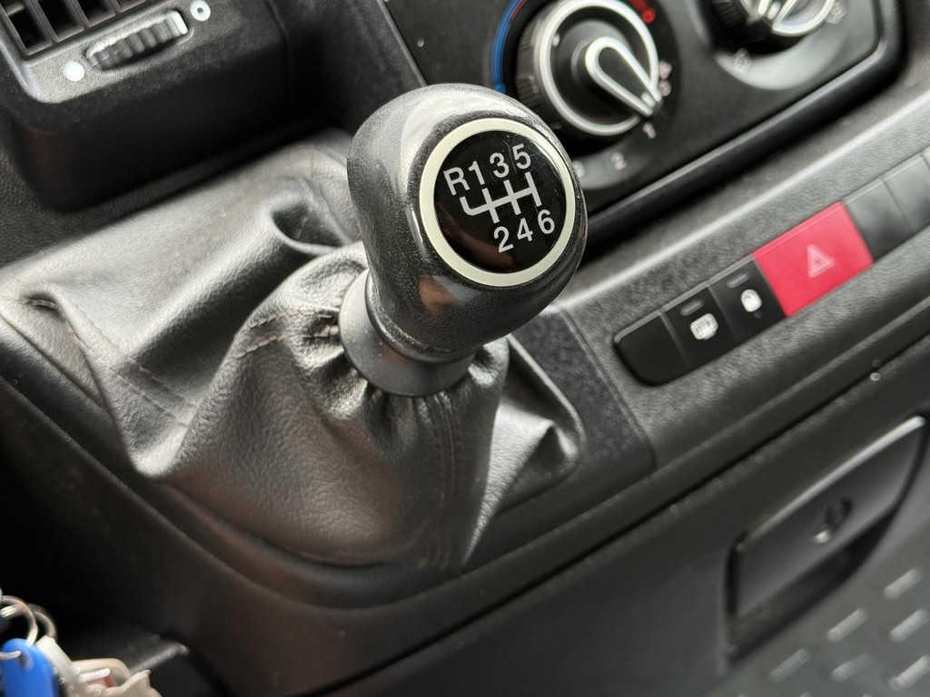 Citroen Jumper 2.0 BlueHDi 164 PK EURO 6 / L3H2 / ZWAAR MAXI / 1e EIG. / AIRCO / INRICHTING / NAVI / CAMERA / 3-ZITS / 3 TONS TREKHAAK / 3000 KG AHG 19