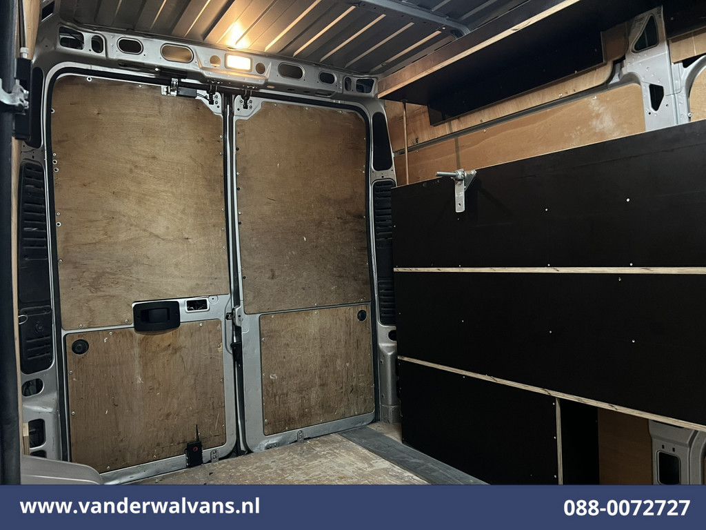 Citroen Jumper 2.0 BlueHDi 164pk L2H2 Euro6 Airco | Imperiaal | Navigatie | 2500kg Trekhaak | Camera | Cruisecontrol Parkeersensoren, Bijrijdersbank 13