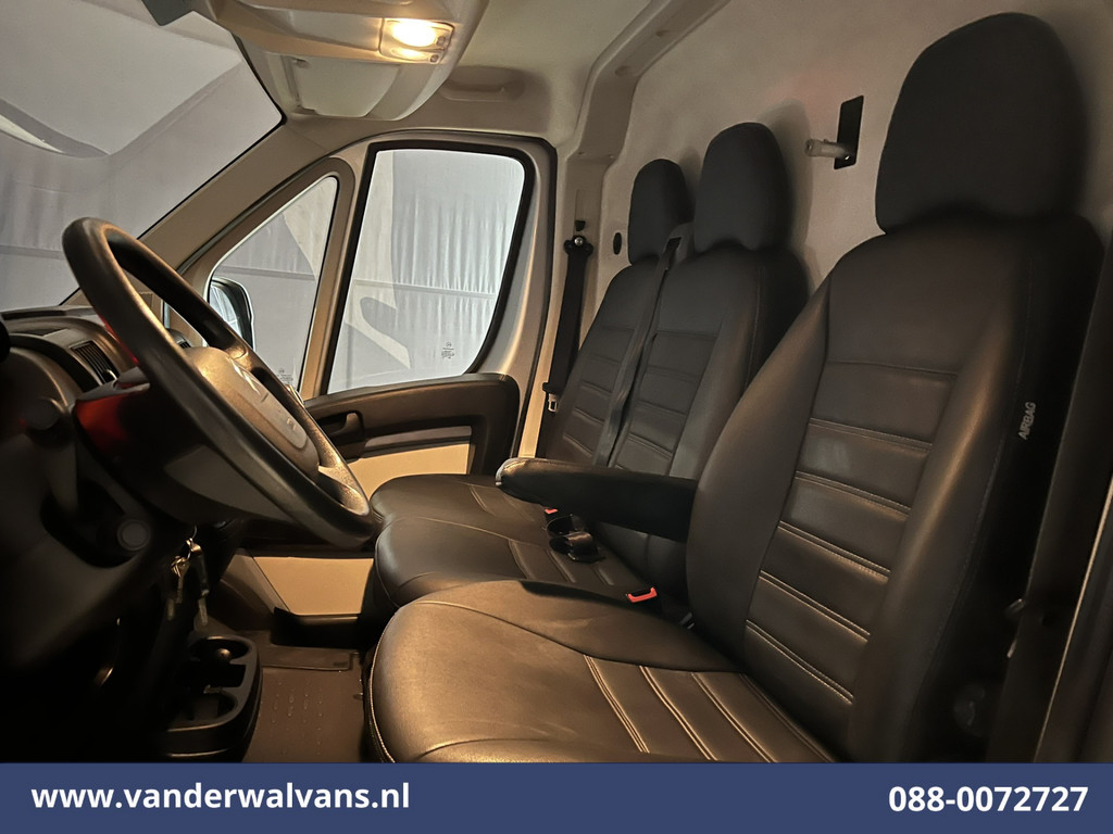 Citroen Jumper 2.0 BlueHDi 164pk L2H2 Euro6 Airco | Imperiaal | Navigatie | 2500kg Trekhaak | Camera | Cruisecontrol Parkeersensoren, Bijrijdersbank 17