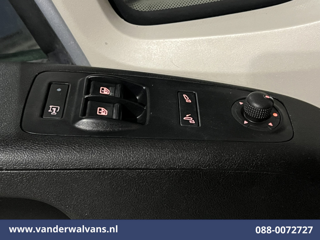 Citroen Jumper 2.0 BlueHDi 164pk L2H2 Euro6 Airco | Imperiaal | Navigatie | 2500kg Trekhaak | Camera | Cruisecontrol Parkeersensoren, Bijrijdersbank 20
