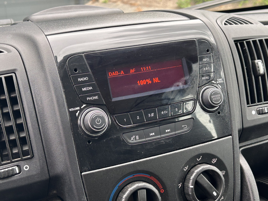 Citroen Jumper 2.2 140 PK EURO 6 / PICK UP / OPEN LAADBAK / 1e EIG. / 40.591 KM !! / 7 PERS. DUBBEL CABINE / 2.5 TONS TREKHAAK / PARKEER SENSOREN 11