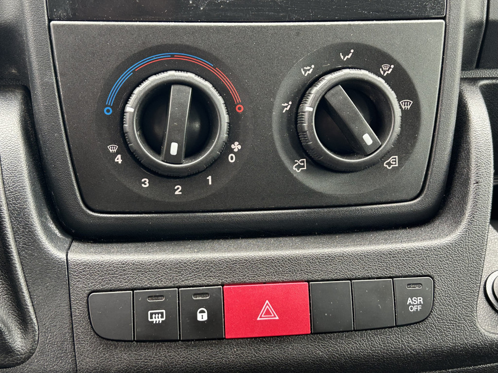 Citroen Jumper 2.2 140 PK EURO 6 / PICK UP / OPEN LAADBAK / 1e EIG. / 40.591 KM !! / 7 PERS. DUBBEL CABINE / 2.5 TONS TREKHAAK / PARKEER SENSOREN 12