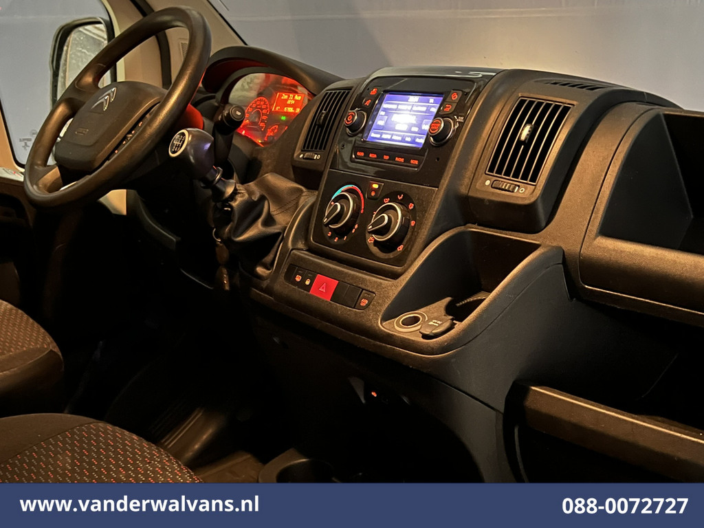 Citroen Jumper 2.2 BlueHDi 120pk L1H1 Airco | 2500kg Trekhaak | Imperiaal Bijrijdersbank 14
