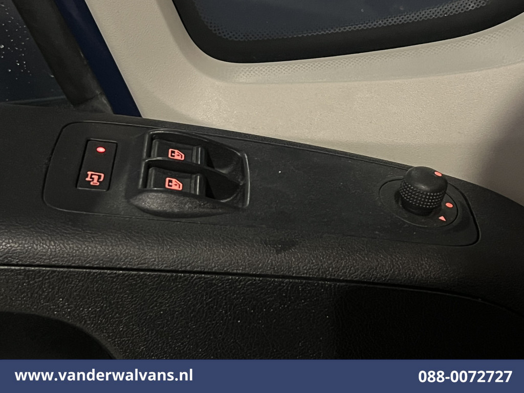 Citroen Jumper 2.2 BlueHDi 120pk L1H1 Airco | 2500kg Trekhaak | Imperiaal Bijrijdersbank 17