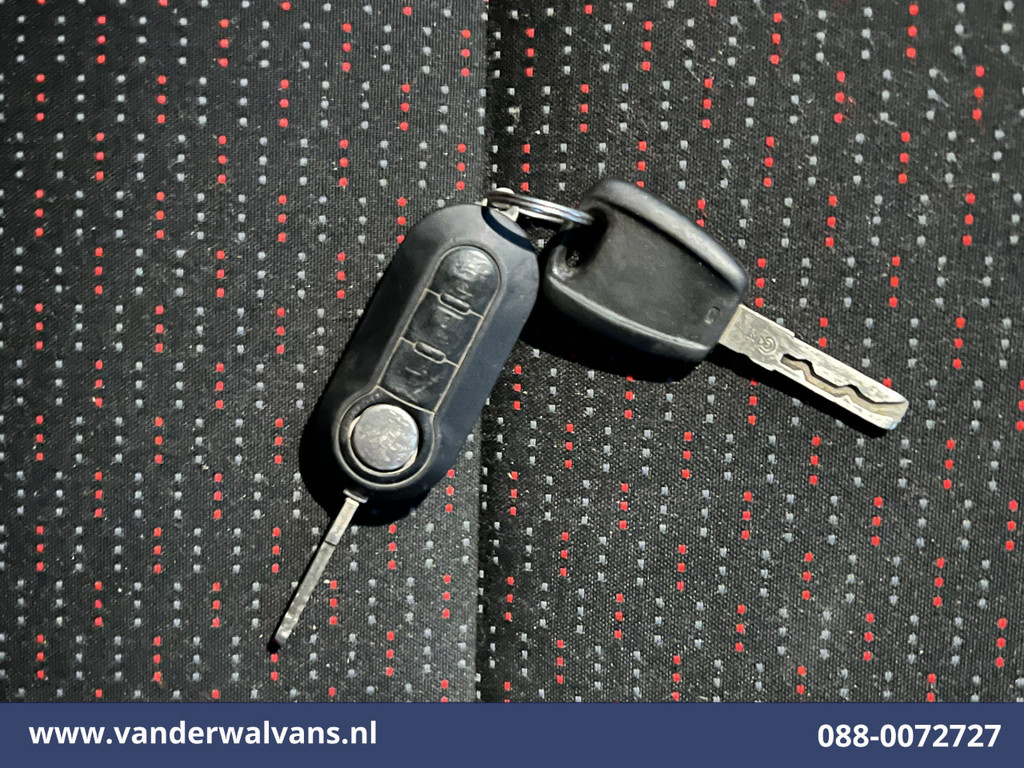 Citroen Jumper 2.2 BlueHDi 120pk L1H1 Airco | 2500kg Trekhaak | Imperiaal Bijrijdersbank 18