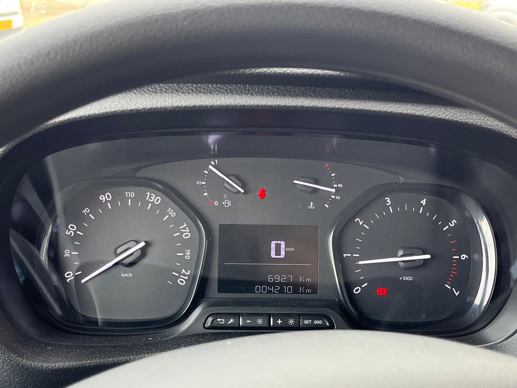 Citroen Jumpy 1.5 BlueHDI 100PK L3 / Rijklaar / Camera / Navi / 3 zits / App connect 9