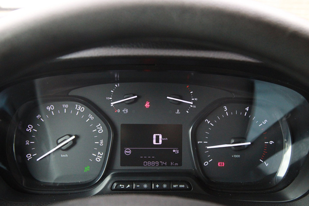 Citroen Jumpy 2.0 BlueHDI 120PK Driver / Trekhaak / App connect / 3 zits 17
