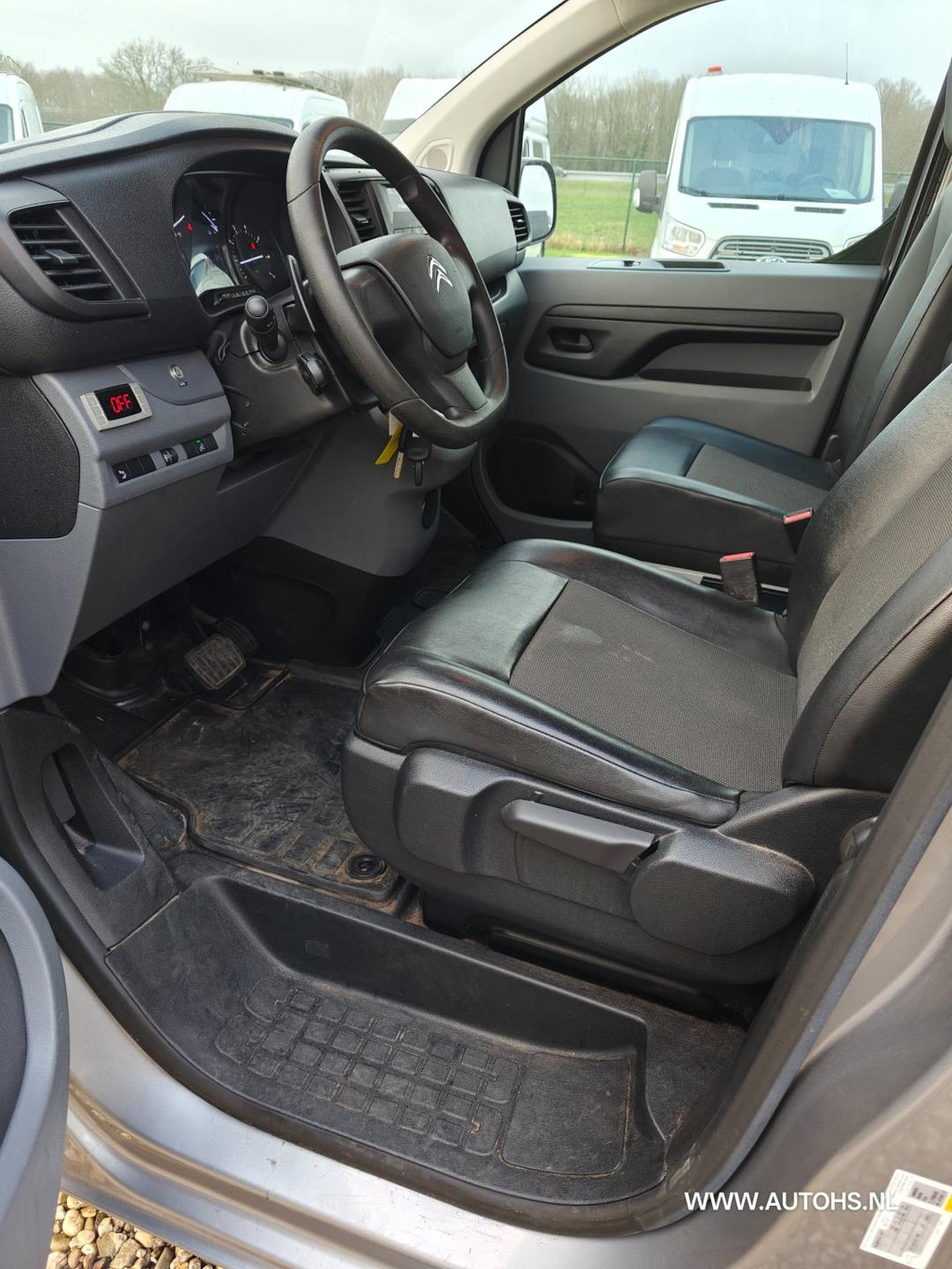 Citroen Jumpy 2.0 BlueHDI 180 PK AUTOMAAT , 1e Eig Ex overheid. Euro 6 , lengte 2 , honden inrichting , 10