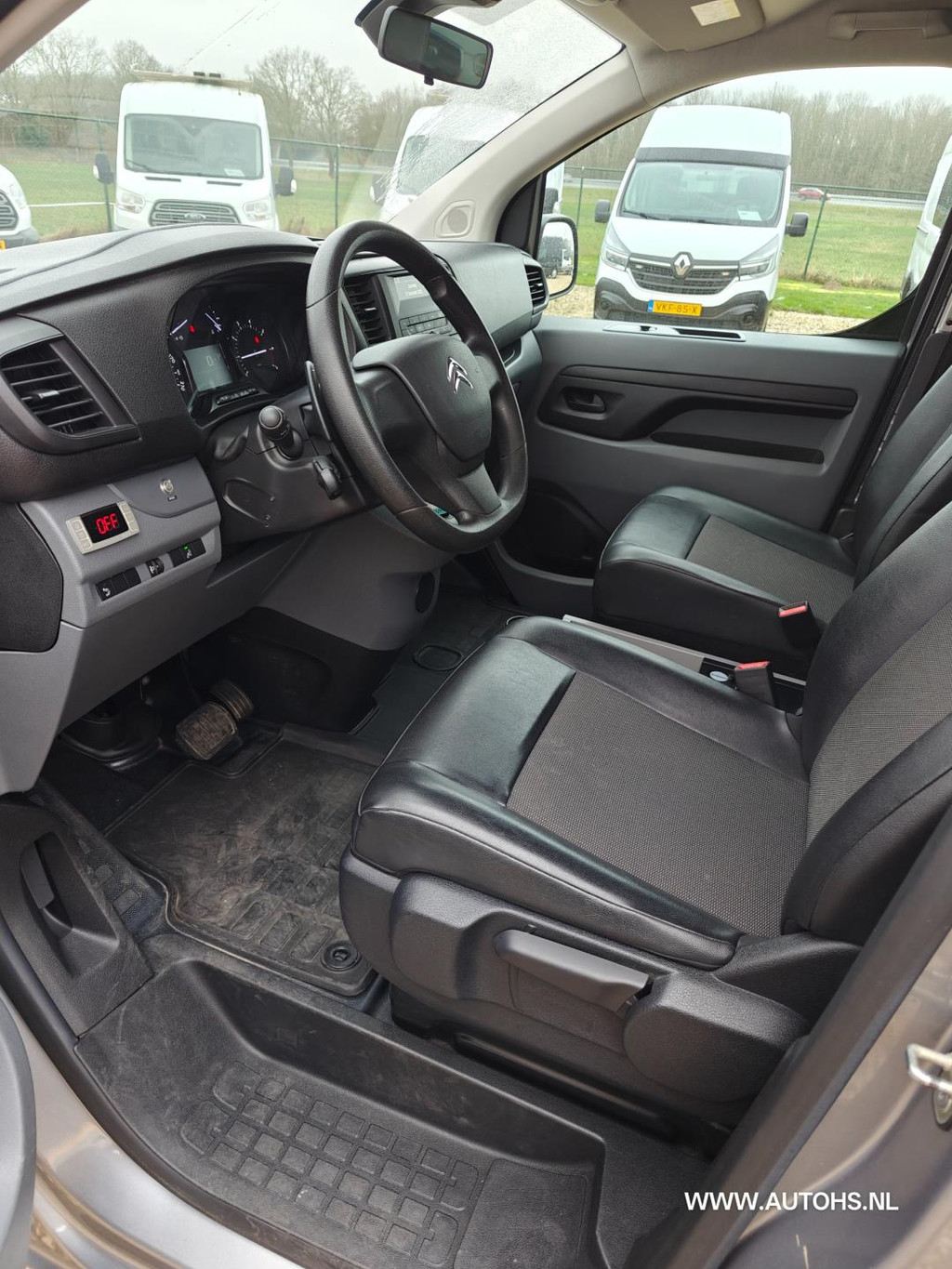 Citroen Jumpy 2.0 BlueHDI 180 PK AUTOMAAT , 1e Eig Ex overheid. Euro 6 , lengte 2 , honden inrichting , 11