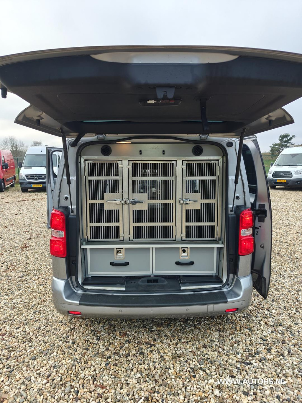 Citroen Jumpy 2.0 BlueHDI 180 PK AUTOMAAT , 1e Eig Ex overheid. Euro 6 , lengte 2 , honden inrichting , 16