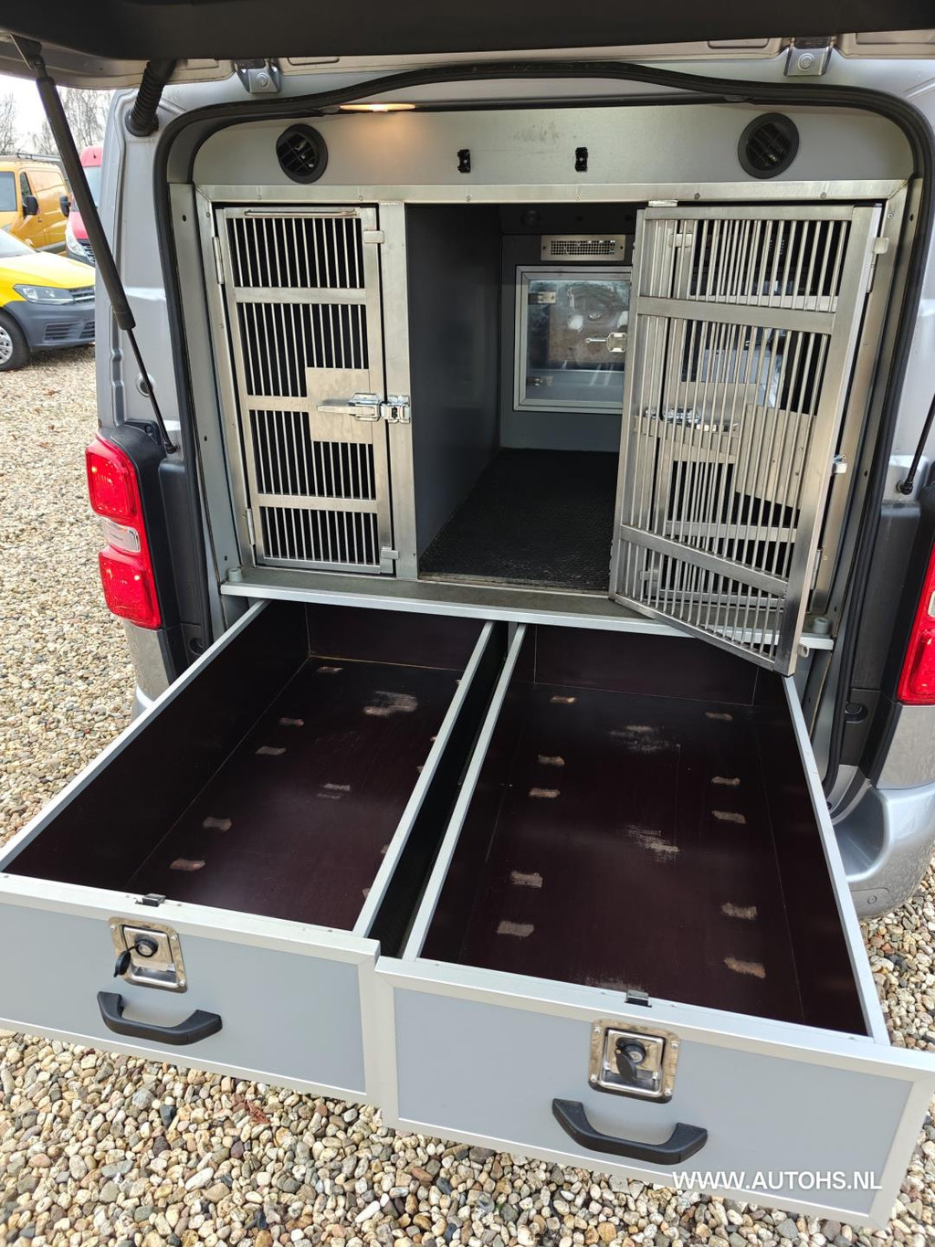Citroen Jumpy 2.0 BlueHDI 180 PK AUTOMAAT , 1e Eig Ex overheid. Euro 6 , lengte 2 , honden inrichting , 17
