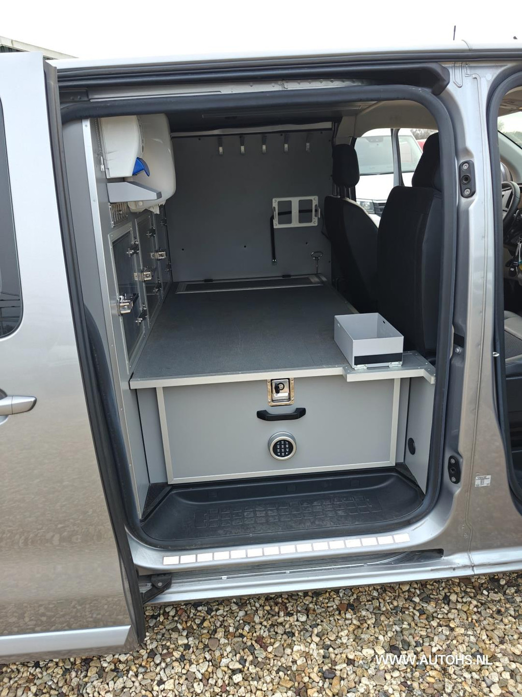 Citroen Jumpy 2.0 BlueHDI 180 PK AUTOMAAT , 1e Eig Ex overheid. Euro 6 , lengte 2 , honden inrichting , 18