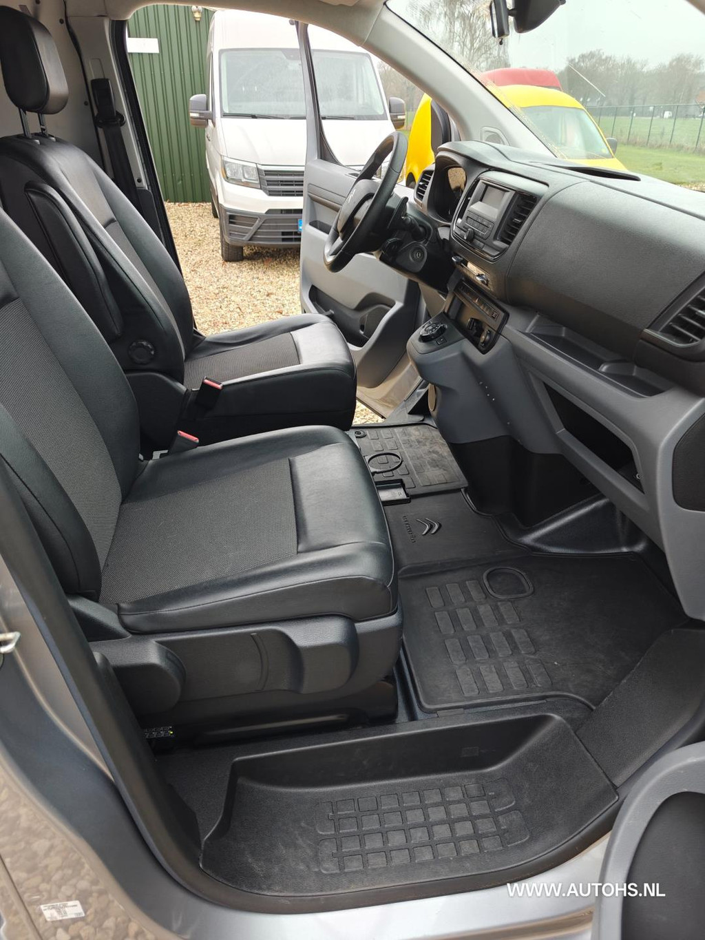 Citroen Jumpy 2.0 BlueHDI 180 PK AUTOMAAT , 1e Eig Ex overheid. Euro 6 , lengte 2 , honden inrichting , 21