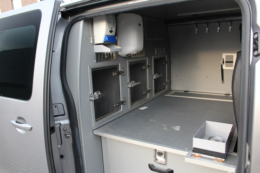 Citroen Jumpy 2.0 BlueHDI 180PK E6 Automaat M Club L2 -- professionele honden inrichting -- 8