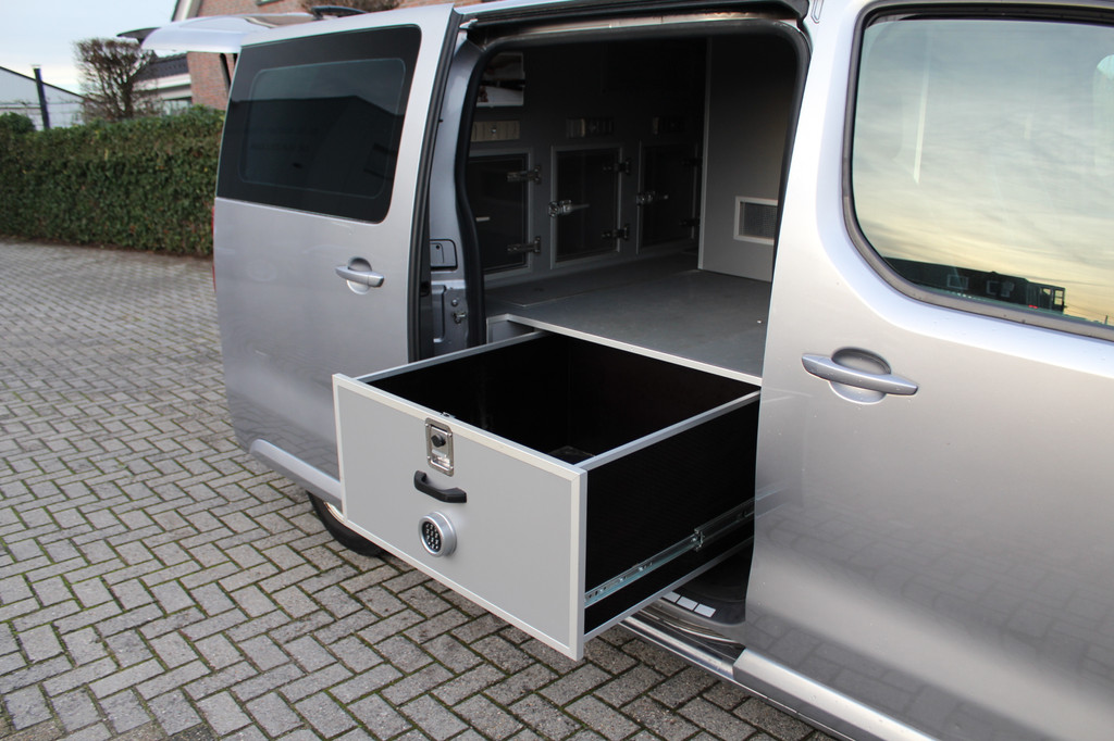 Citroen Jumpy XL 2.0 BlueHDI 180PK E6 Automaat M Club L3 Export price â¬12.500,- // Dog transport 20
