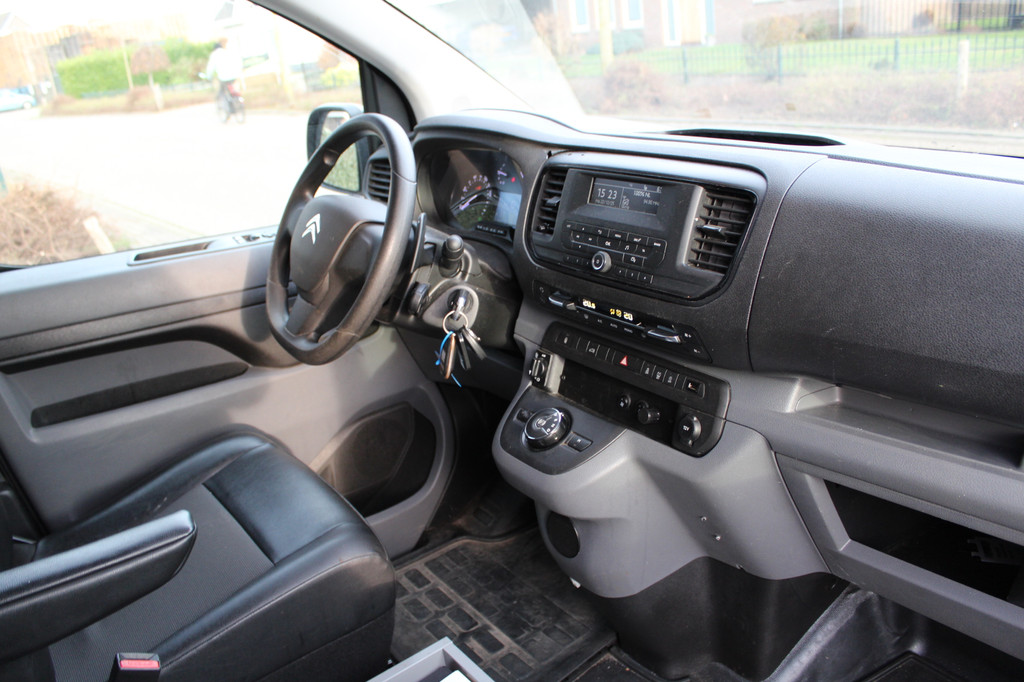 Citroen Jumpy XL 2.0 BlueHDI 180PK E6 Automaat M Club L3 Export price €9.900,- // Dog transport 4