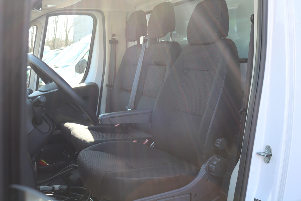 Citroen e-Jumper Bakwagen met Achterdeuren 12