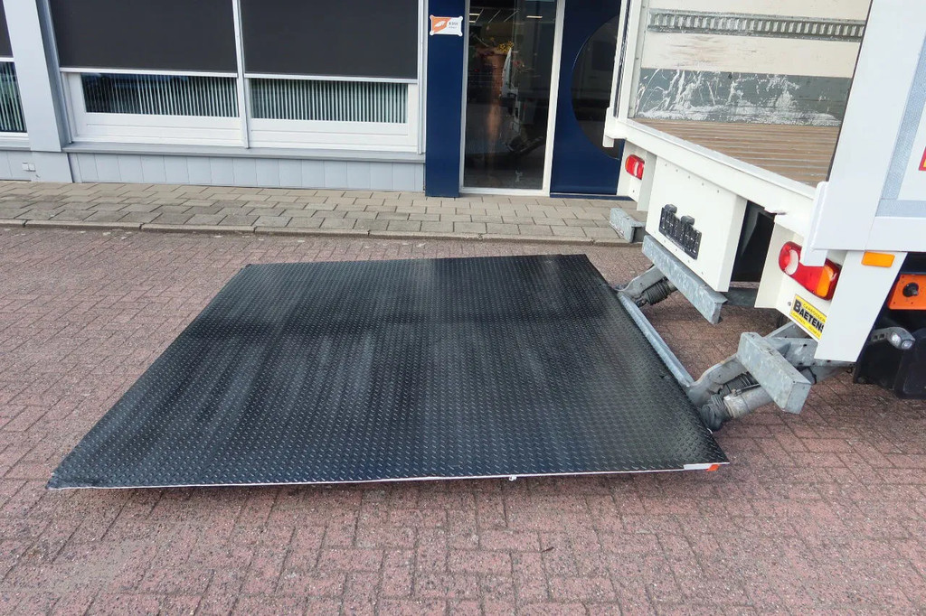 DAF CF 290 FA Bak + klep Dhollandia 2000 KG 14