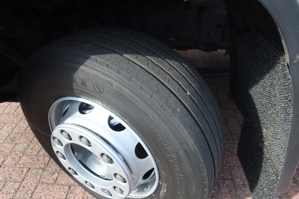 DAF CF 290 FA Bak + klep Dhollandia 2000 KG 7