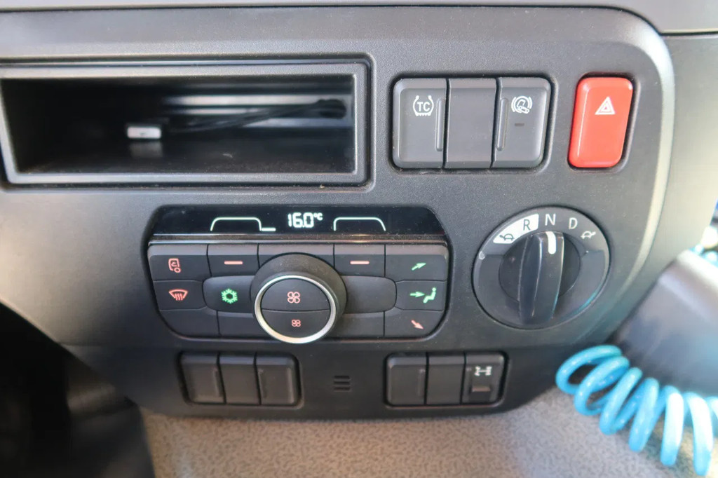 DAF CF 290 FA Machine transporter/ Oprijvrachtwagen 18