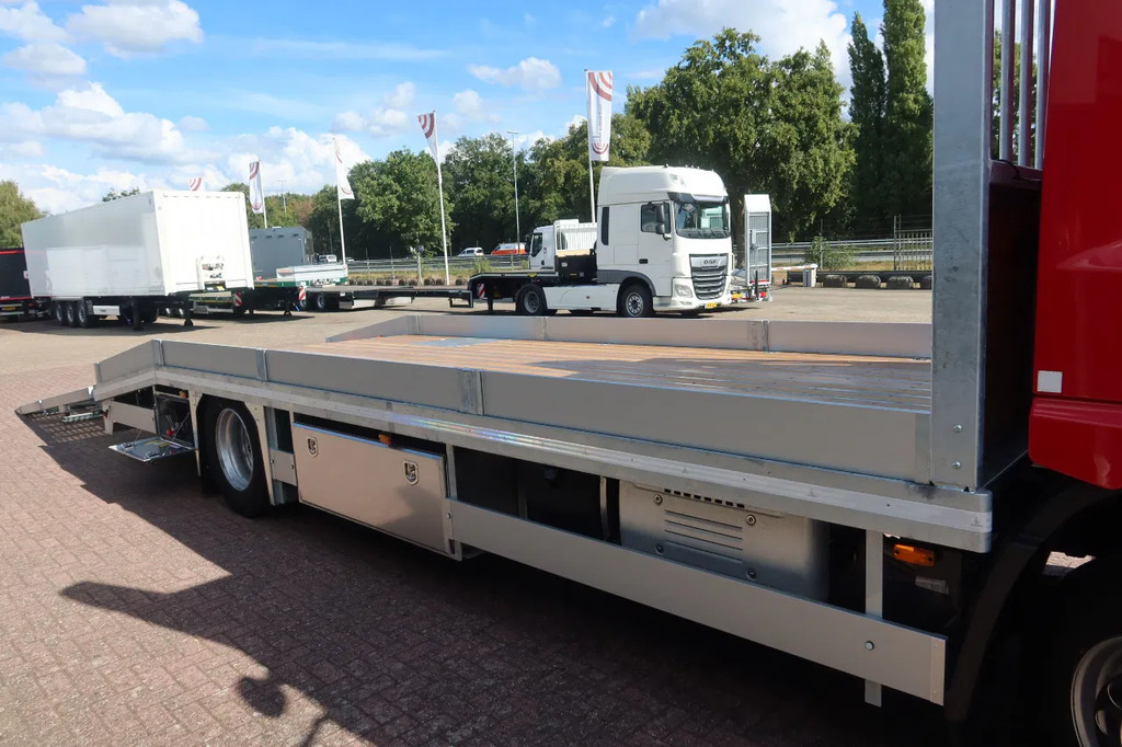 DAF CF 290 FA Machine transporter/ Oprijvrachtwagen 9