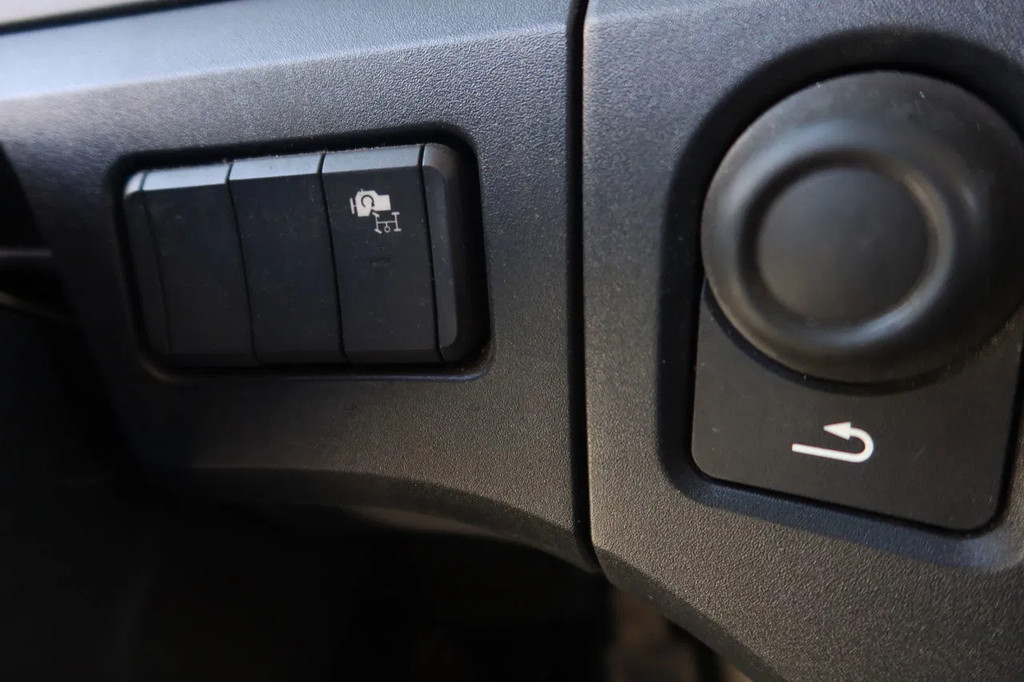 DAF CF 300 Koel/Vries Carrier iceland + Dhollandia 2500KG klep trenn wand 12