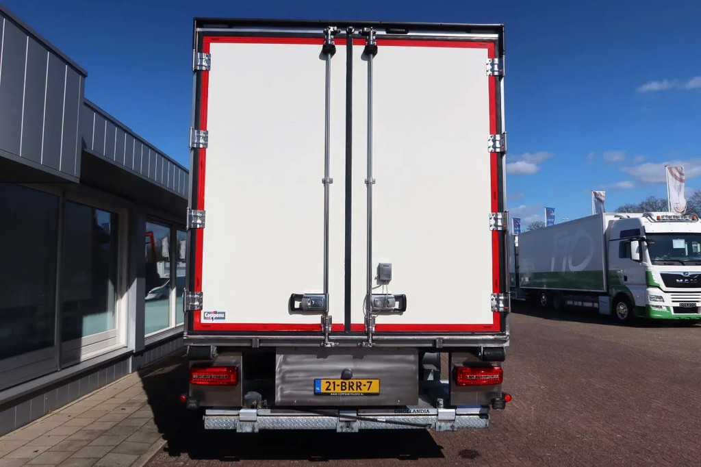 DAF CF 300 Koel/Vries Carrier iceland + Dhollandia 2500KG klep trenn wand 17