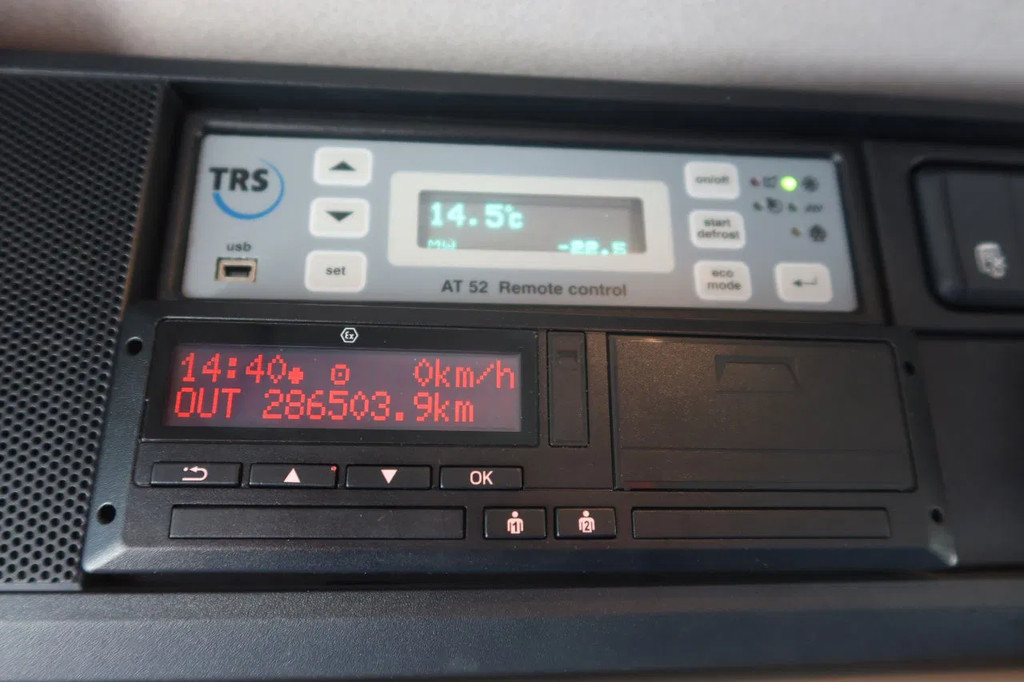 DAF CF 300 Koel/Vries Carrier iceland + Dhollandia 2500KG klep trenn wand 9