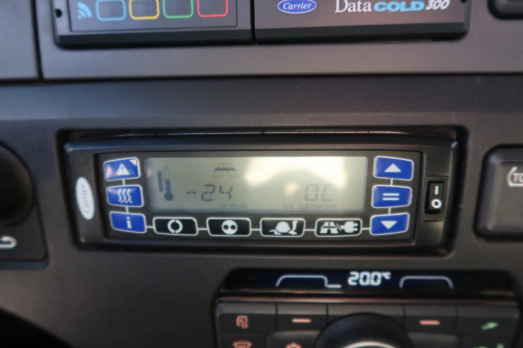 DAF CF 320 FA Koel/vriezen +Carrier Supra 1150 Silent + Dhollandia 2000 KG klep 16
