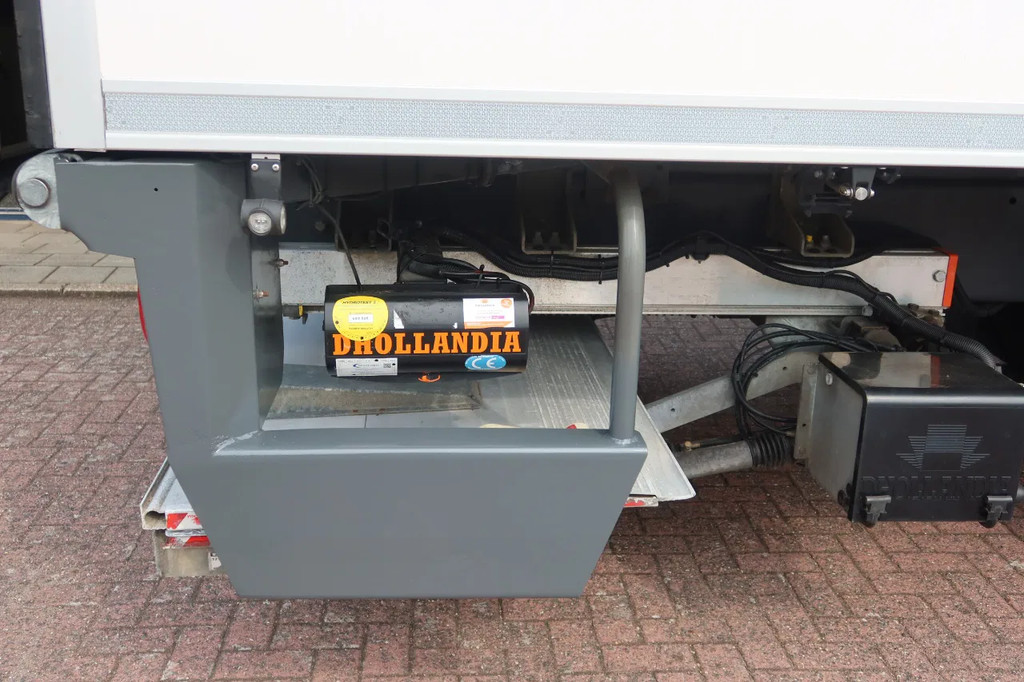 DAF CF 370 KoelVries+Klep FRC 04-2027 Dhollandia 1500 kg 14