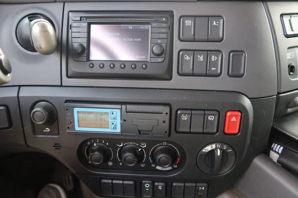 DAF CF 370 KoelVries+Klep FRC 04-2027 Dhollandia 1500 kg 7