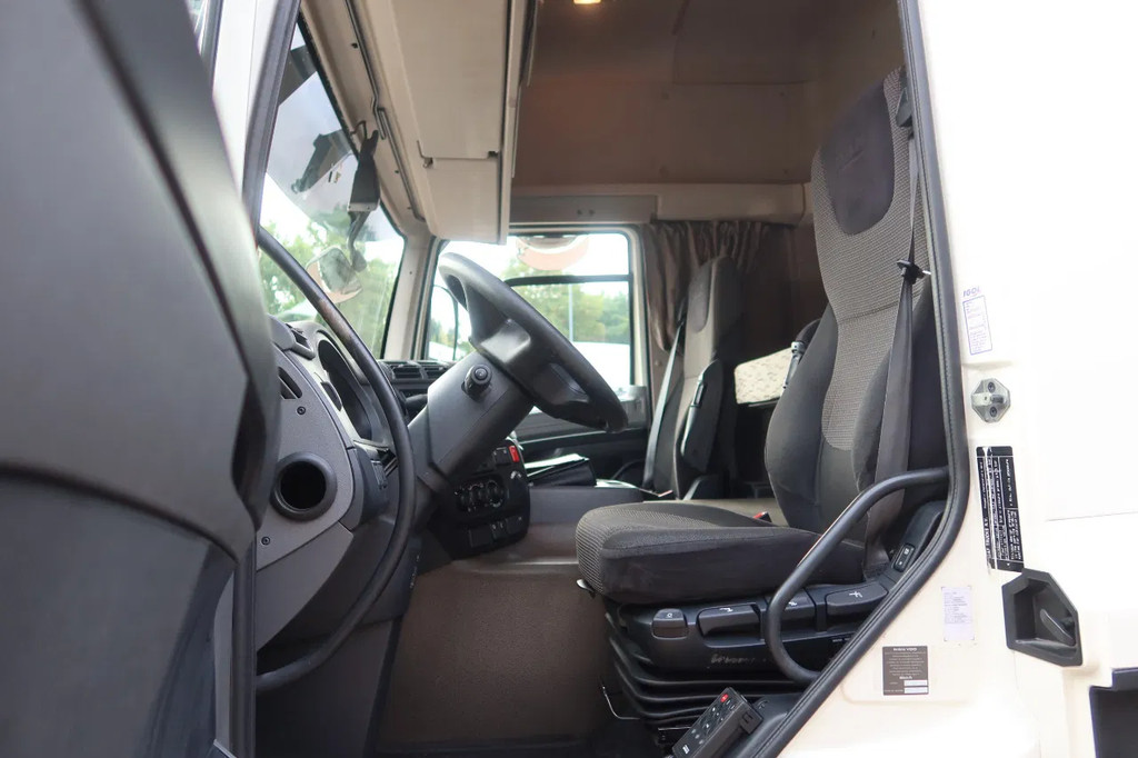 DAF CF 370 KoelVries+Klep FRC 04-2027 Dhollandia 1500 kg 9