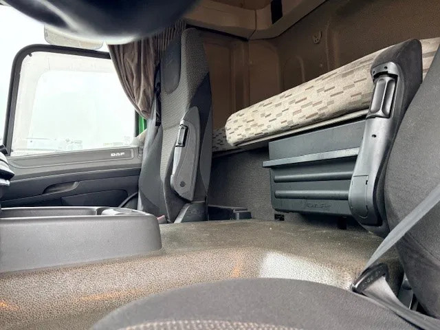 DAF CF 400 SPACECAB (EURO 6 / AS-TRONIC / 8.000 KG. FRONT AXLE / AIRCONDITIONING / FRIDGE / CAMERA SYSTEM / COMPLETE SPOILERSET / ETC.) 10