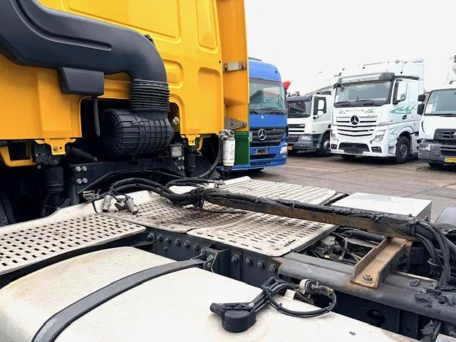 DAF CF 400 SPACECAB (EURO 6 / AS-TRONIC / 8.000 KG. FRONT AXLE / AIRCONDITIONING / FRIDGE / CAMERA SYSTEM / COMPLETE SPOILERSET / ETC.) 7