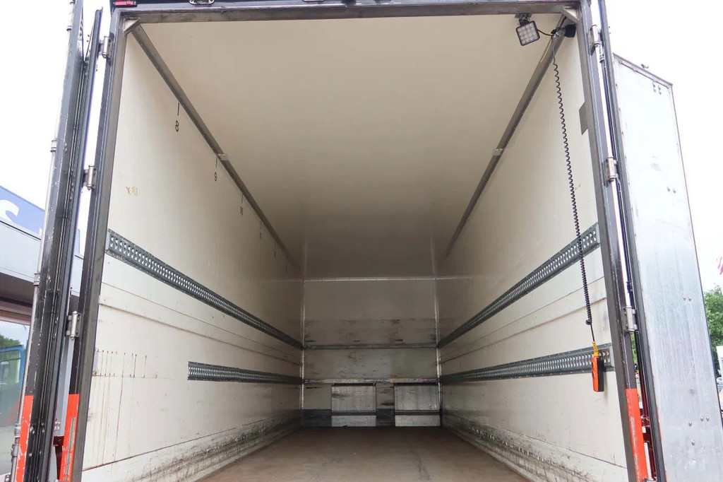 DAF CF 410 Bakwagen + Onderschuif klep 13