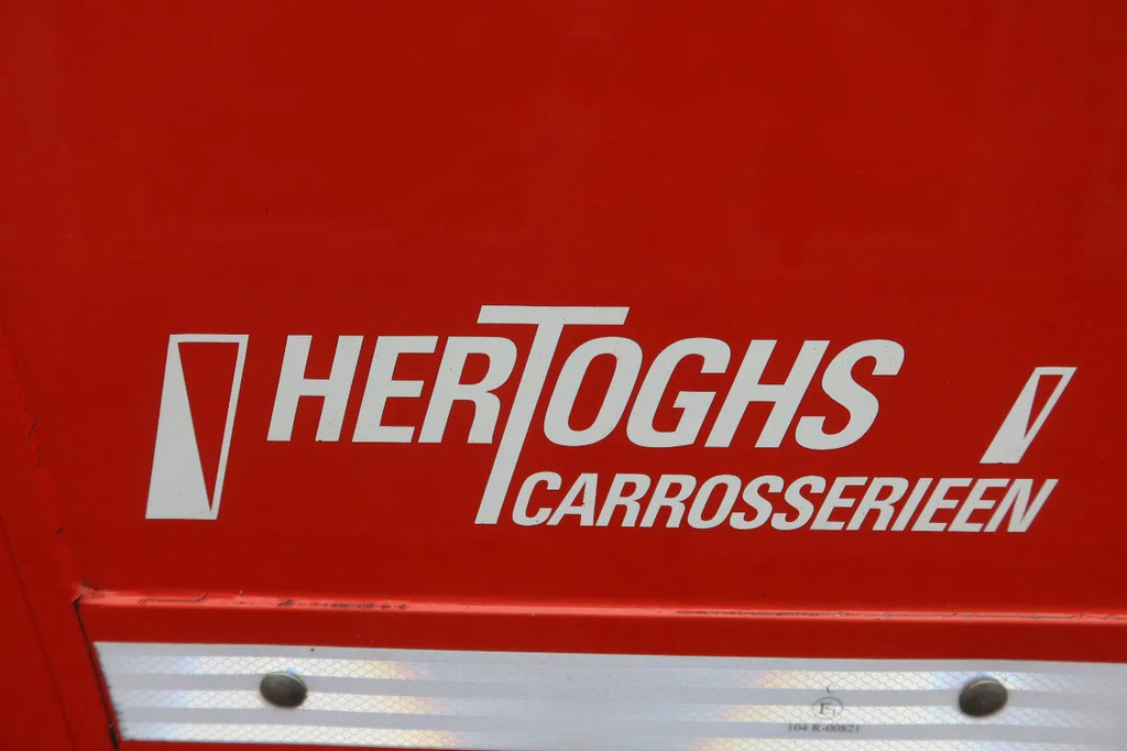 DAF CF 410 Bakwagen + Onderschuif klep 16