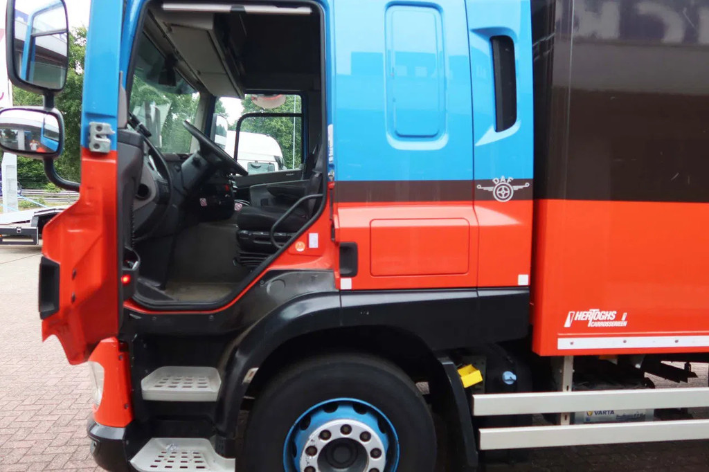 DAF CF 410 Bakwagen + Onderschuif klep 9