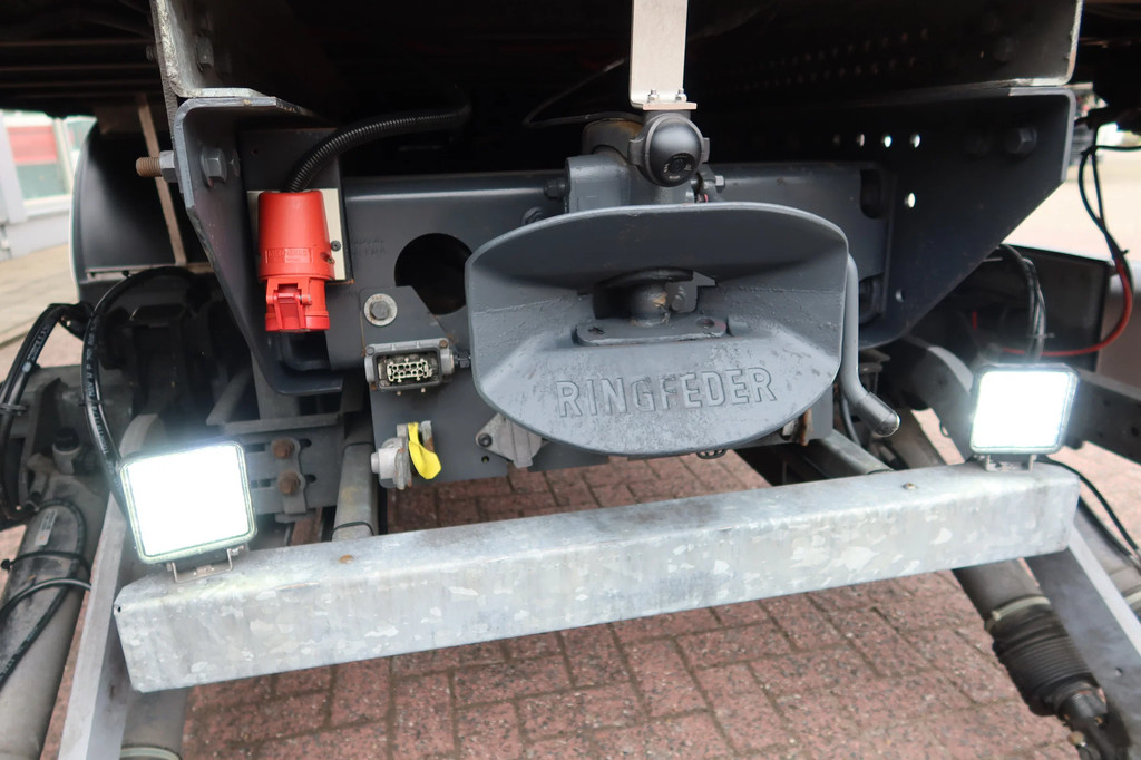 DAF CF 410 Schuifzeil + Dhollandia klep 2500 kg 17