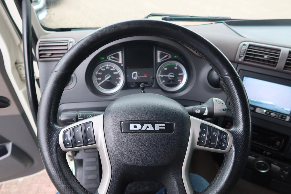 DAF CF 410 Schuifzeil + Dhollandia klep 2500 kg 9