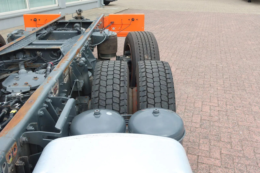 DAF CF 450 Chassis Cabine Slaap Cabine 2x Bed 14