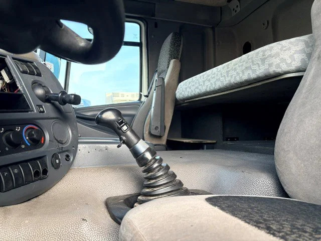 DAF CF 85.460 SPACECAB (ZF16 MANUAL GEARBOX / EURO 5 / COMPLETE SPOILERSET ON CABIN / MX-BRAKE / AIRCONDITIONING / ETC.) 9