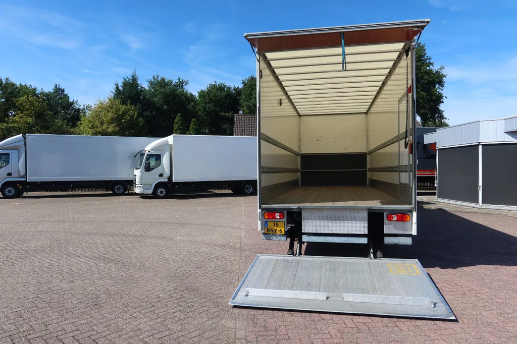 DAF LF 210 Bakwagen + DHollandia 2000 kg 12